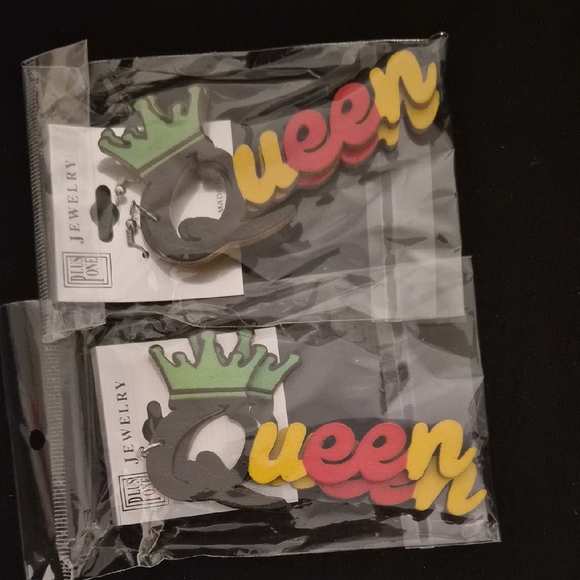 Jewelry - Wood Queen Earrings with Crown Design